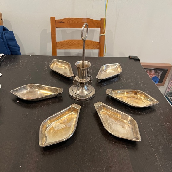 Unique antique serving dish - Picture 6 of 8